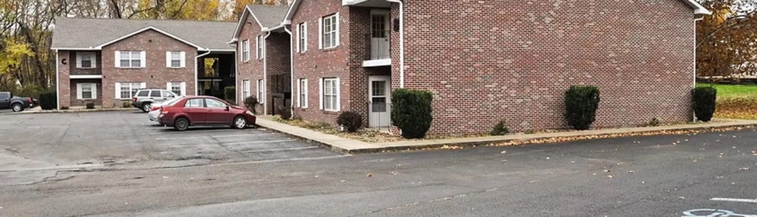 Bridgeport Landing Apartments Exterior and Parking Lot Detail